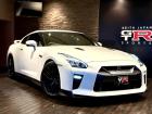 2017モデルGT-R35入庫致しました。仕入れ専門スタッフが厳しい目と経験で入庫致しました1...