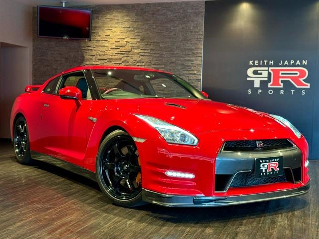 2015モデルGT-R35入庫致しました。仕入れ専門スタッフが厳しい目と経験で入庫致しました1...