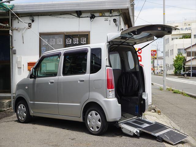 福祉車両スローパー リヤシート付 禁煙車