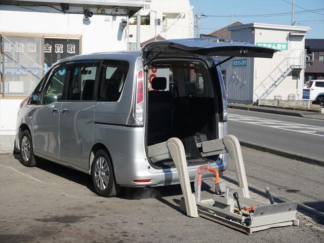 福祉車両車いす仕様スイングアームリフト