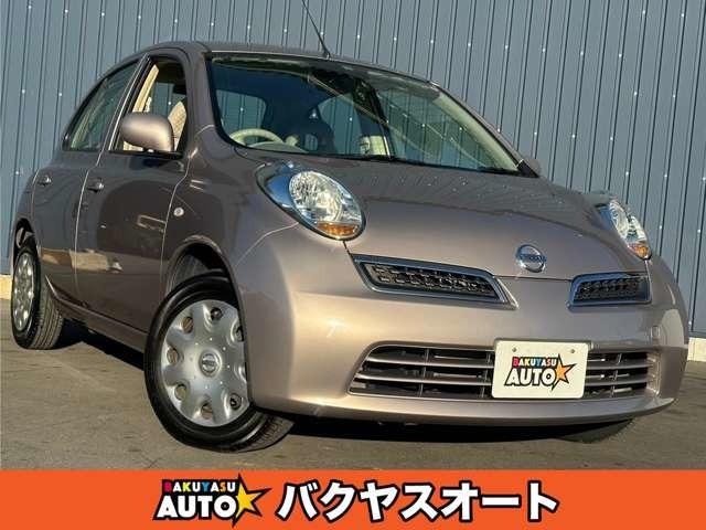 広々使える室内におしゃれでかわいい外装が魅力的なコンパクトカー!!日産 マーチ♪